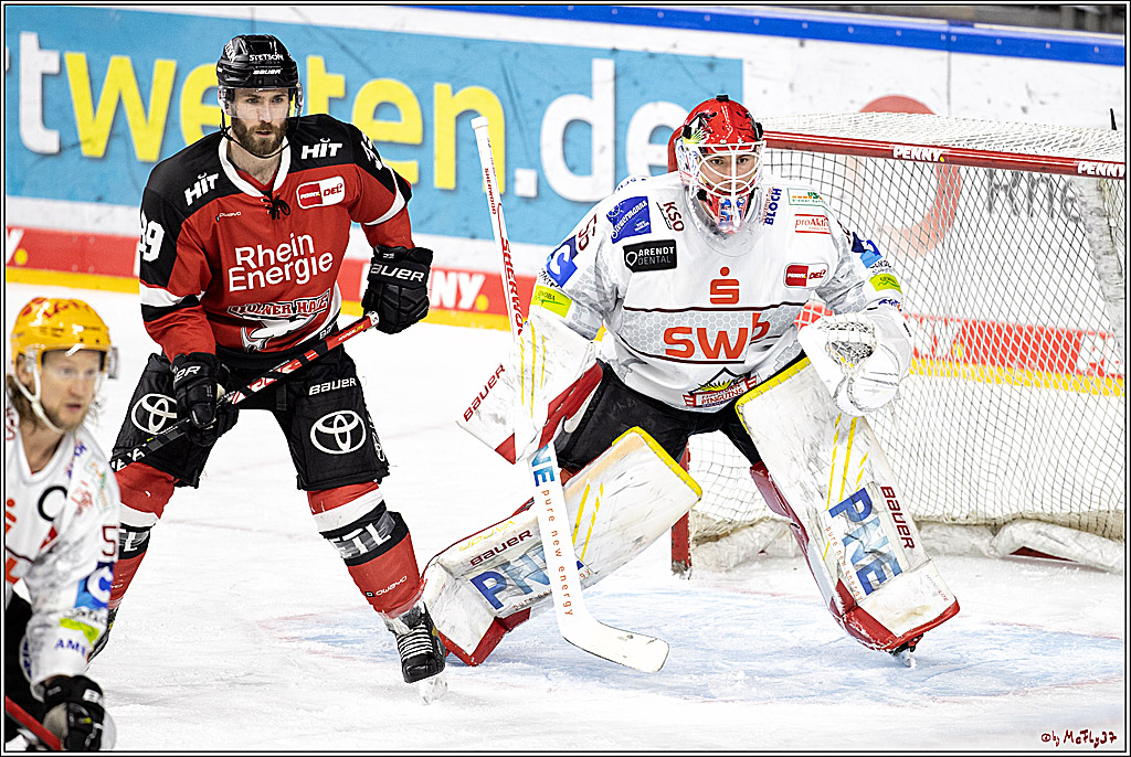 PENNY DEL;  Koelner Haie - Fischtown Pinguins Bremerhaven; Koeln, 03.01.2022